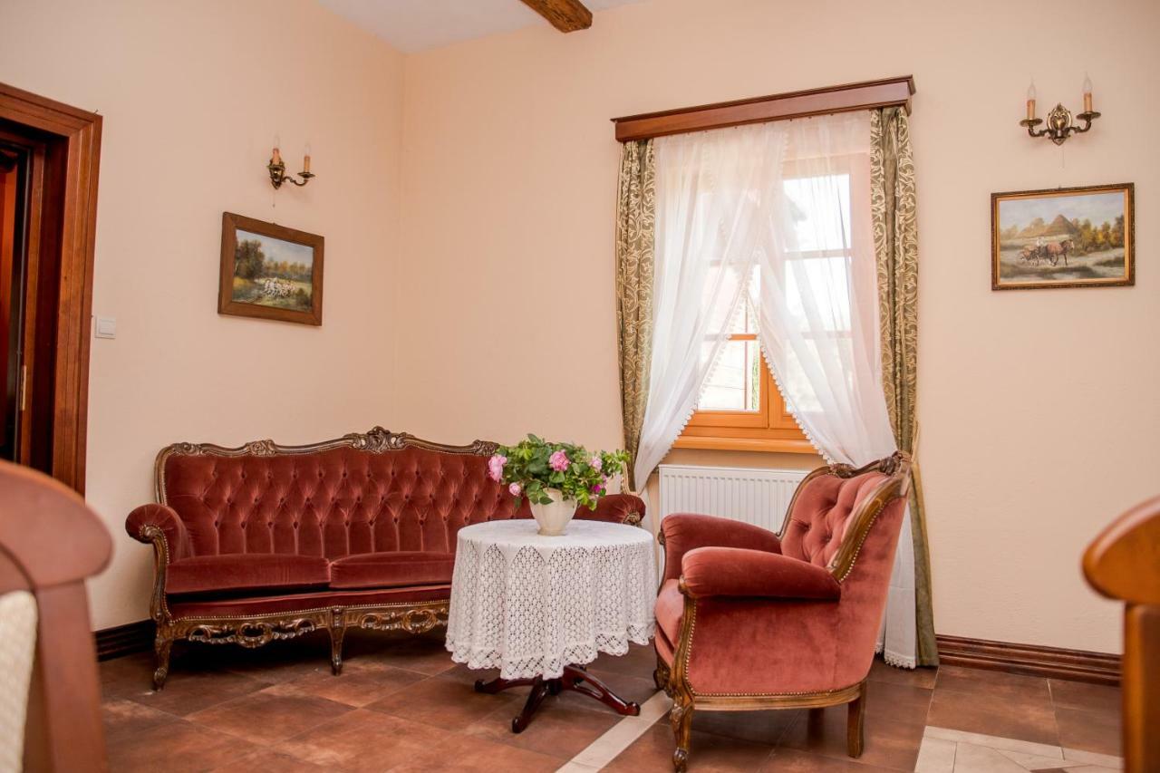 Dwor Woskrzenice Hotel Biala Podlaska Exterior photo